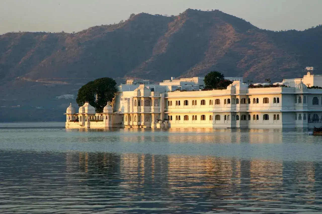 Udaipur city arrival view with Lake Pichola during Surat to Jodhpur road trip.
